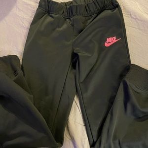 Girl’s Nike sweatpants
